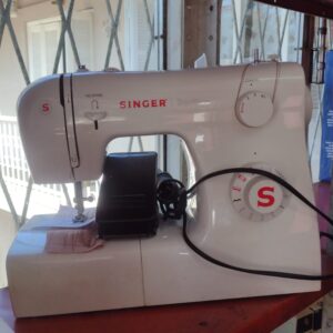 Singer Tradition, voltagem 220v